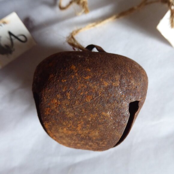 NEW 3” FARMHOUSE RUSTY METAL JINGLE BELL CHRISTMAS ORNAMENT LOT OF 13 - Picture 2 of 10